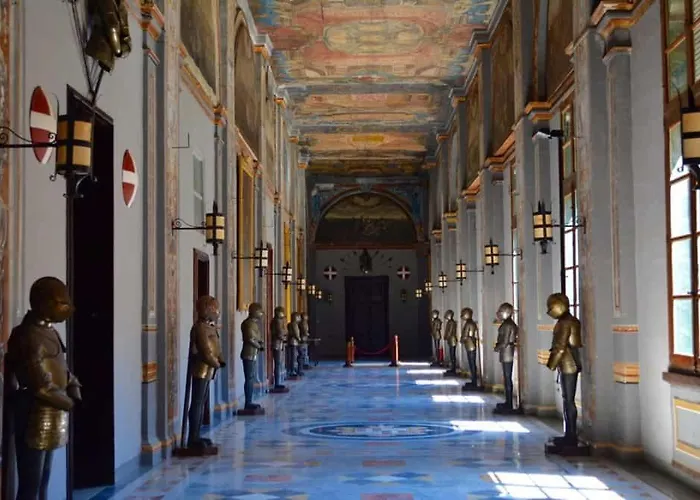 Family By Buena Vista La Valletta